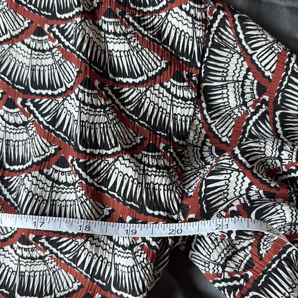 •APIECE APART Elegant Black and Red Patterned Women's Top Cutout - Picture 13 of 16